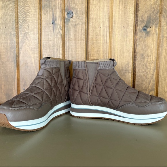 Teva Beige Quilted Ankle Boots - Picture 4 of 5